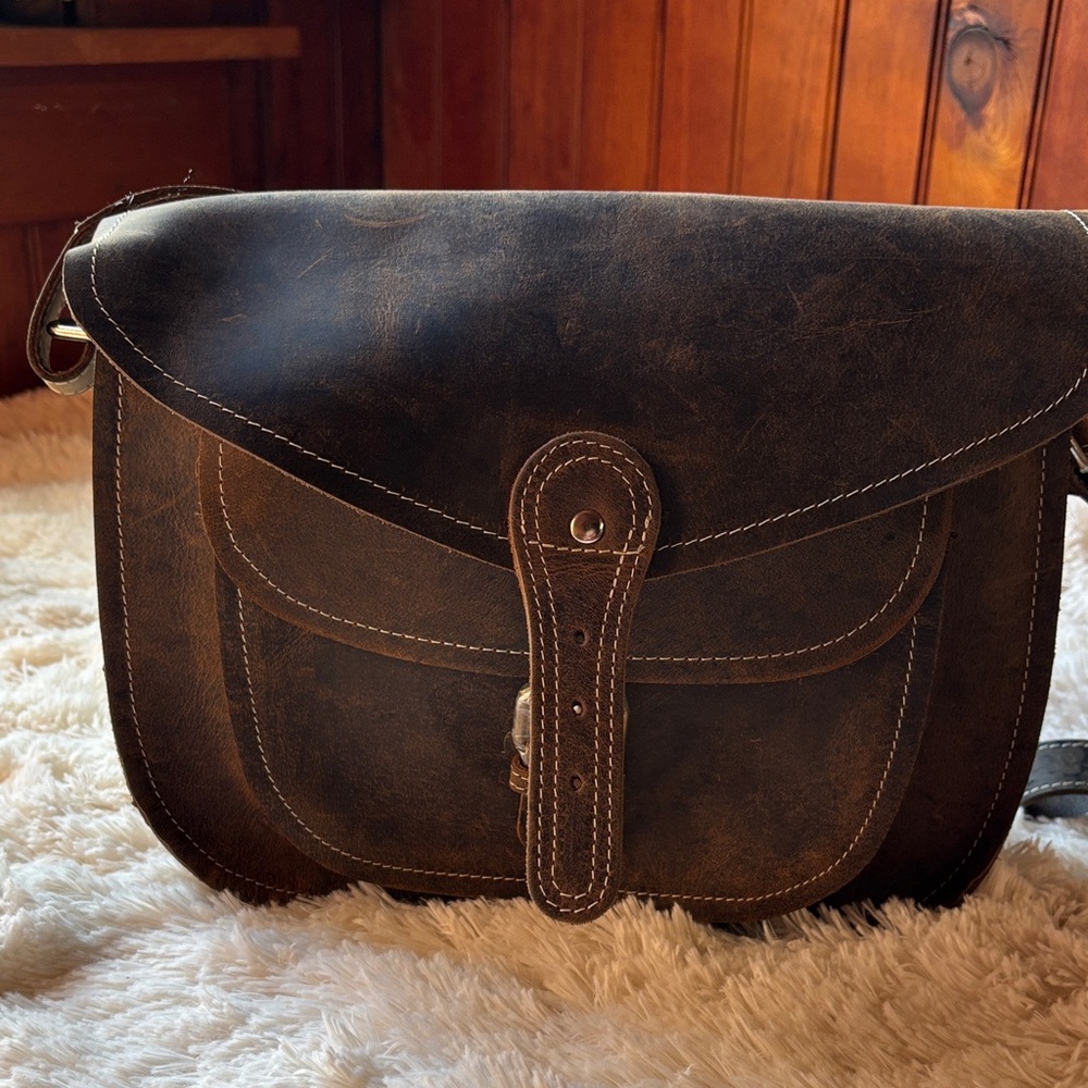 Vintage-Style Dark Brown Leather Crossbody Bag